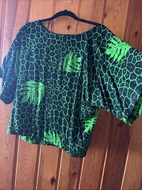 Living Hula Boxy Black Tunic Top with Neon Green Ulu Print